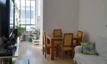 Imagem: Ap todo reformado em rua tranquila prox