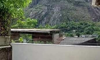 Imagem 4: Casa próxima ao Hotel Quitandinha, com magnifica vista da pedra do Quitandinha, oportunida