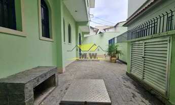 Imagem 5: ENCANTADORA CASA DE FUNDOS TRIPLEX DE 2 QUARTOS SENDO UM DELES SUITE MAIS DEPENDÊNCIA DE