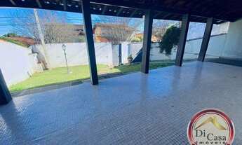 Imagem 2: Casa térrea, 2 dorms sendo 1 suíte - 3 vagas + dependência nos fundos, próximo ao Centro