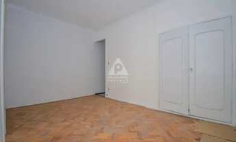 Imagem 4: Quarto e sala com dependências completas em Copacabana - RJ