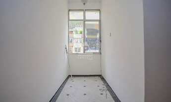 Imagem 5: Quarto e sala com dependências completas em Copacabana - RJ