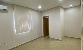 Imagem 2: Sala comercial com fino acabamento