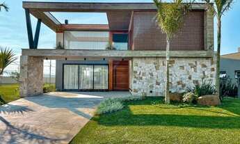 Imagem 2: Casa em Condominio 5 Dorm. - Bairro Centro