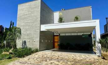 Imagem: Casa mobiliada e decorada com piscina e