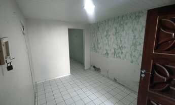 Imagem 2: Casa para aluguel na Rua Jaime Benevolo, ideal para residência ou comércio. Com 3 quartos