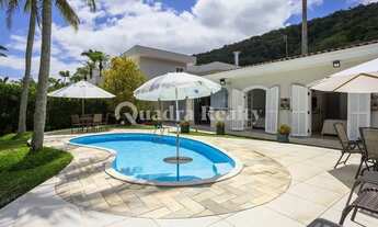 Imagem: Casa em condomínio fechado com área de