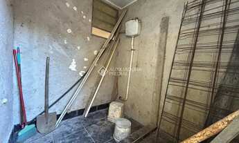 Imagem 2: Terreno Murado com Área Construída para Locação