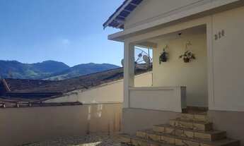 Imagem 3: Casa para venda possui 107 metros quadrados com 3 quartos em Centro - Paraisópolis - MG