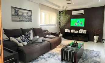 Imagem 6: Sobrado para aluguel possui 350 metros quadrados com 4 quartos