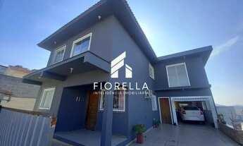 Imagem: Casa com 03 dormitórios com 250m² no bairro