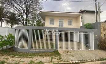 Imagem 2: Casa com 03 dormitórios em condomínio perto do Coração de Jesus