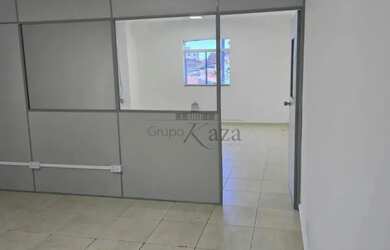 Imagem 3: Imóvel para aluguel tem 572 metros quadrados com 5 quartos