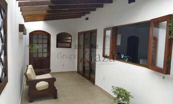 Imagem 4: Excelente casa a venda no Trinta e Um de Março 3 Dormitórios sendo uma suíte e 4 vagas d