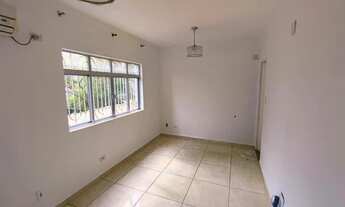 Imagem 7: *Apartamento Modernizado de 2 Dormitórios*