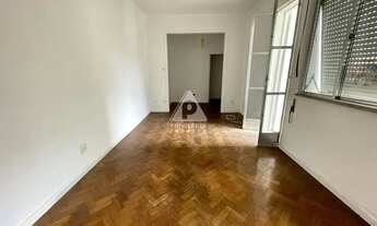 Imagem 2: Excelente Apto de 3Qtos em prédio clássico no posto 6 de Copacabana