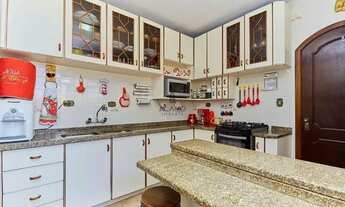 Imagem 2: Térrea para venda com 200 metros quadrados com 4 quartos em Vila Universal - Barueri - SP