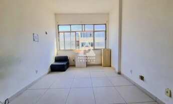 Imagem 2: Conjugado à venda! Vista lateral mar; claro e arejado - Copacabana - Rio de Janeiro