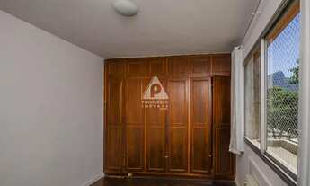 Imagem 12: Excelente salão 2 ambientes, 4 quartos sendo 1 suíte, 2 vagas na escritura