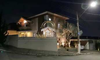 Imagem 4: LE SOBRADO DE 217m² COM 4 DORMITÓRIOS SENDO 1 SUÍTE EM CONDOMÍNIO FECHADO NO URBANOVA