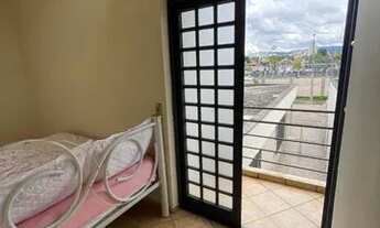 Imagem: Quarto mobiliado para mulher