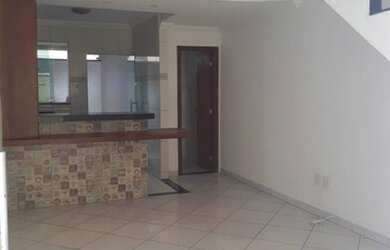 Imagem 4: Linda casa germinada duplex, entrada coletiva, uma vaga de garagem, sala para dois ambient