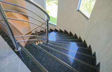 Imagem 11: Lindo Sobrado Aldeia do Vale. Útil 411m2, 1.250m2 terreno plano. Reformada