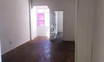 Imagem 2: Copacabana - Quarto e sala em rua nobre na quadra da praia