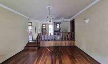 Imagem 3: Casa com 4 quartos e terreno plano ao lado do Parque Cremerie