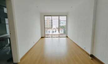 Imagem 2: Apartamento três quartos uma suíte com duas vagas próximo ao Shopping Tijuca