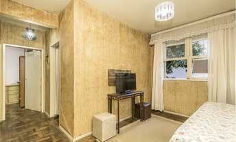 Imagem 2: Apartamento de dois dormitórios e uma vaga de garagem no bairro Sarandi em Porto Alegre