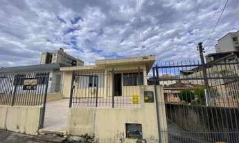 Imagem 2: Casa residencial de 03 dormitórios sendo 01 suíte em Capoeiras em Florianópolis