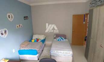 Imagem 4: Casa com localização privilegiada em Uvaranas