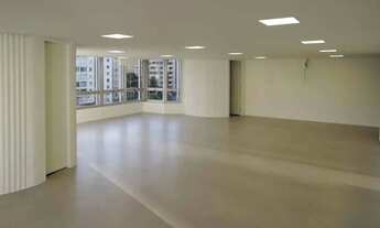 Imagem 4: Conjunto Comercial de Luxo em Condomínio no Jardim Europa, São Paulo-SP: 2 Vagas e 200m² d