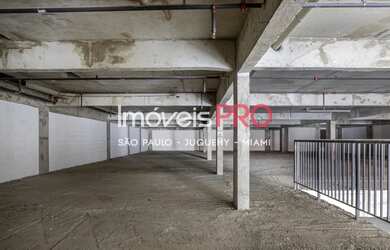 Imagem 7: Loja com pé direito alto no Jardins | 1328m²