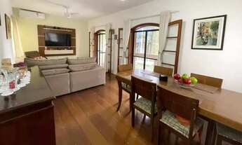 Imagem 4: Casa à Venda na Vila Santista Atibaia/SP Encantadora casa com 234 m² de área construída e