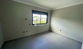 Imagem 4: Sobrado moderno de esquina à venda no Bairro Vila Verde, pensado para oferecer conforto, s