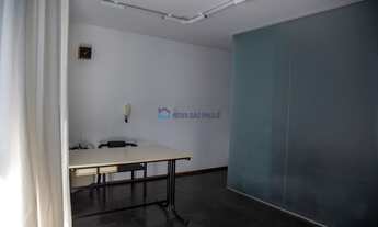 Imagem 4: Casa de arquiteto. Escritório no térreo e casa nos pisos superiores. 200m²