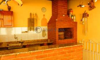 Imagem 2: Ampla residência com 03 quartos, vista panorâmica, em bairro residencial de São Lourenço