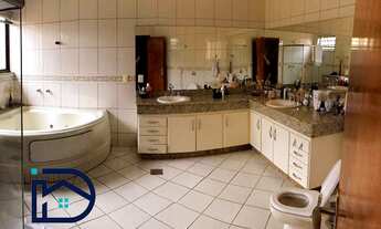 Imagem 6: Sobrado para venda possui 520 metros quadrados com 4 quartos