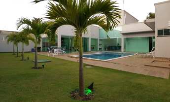 Imagem 6: Casa com Alto padrão de construção, com acabamento no blindex