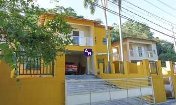 Imagem: Casa tipo chácara em Embu das Artes com