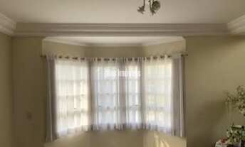 Imagem 7: Casa construída por arquiteta renomada, jardins maravilhosos, espaço magnifico em rua bem