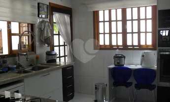 Imagem 7: Maravilho sobrado com fino acabamento, 3 suítes, living amplo, sala de tv, quintal e churr