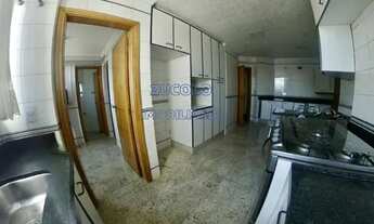 Imagem 6: Amplo apartamento e muito bem localizado, 3 dormitórios, sendo 2 suítes, 2 vagas de garage