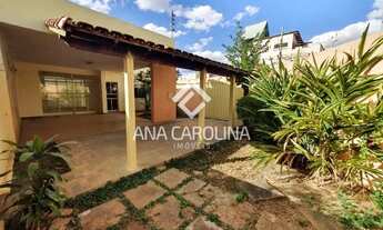 Imagem: Casa muito ampla no Centro com 04 quartos