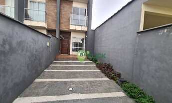 Imagem 2: Sobrado geminado com piscina para locação no Vila Nova