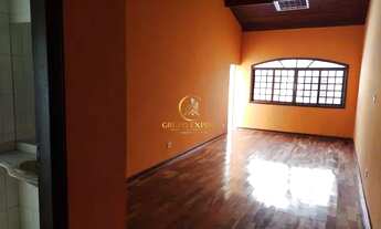 Imagem 5: Sobrado para aluguel e venda tem 322 metros quadrados com 4 quartos