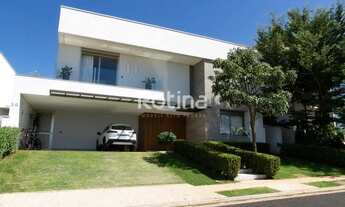 Imagem: Casa no Cond. Genova, 4 Suítes, 470m²