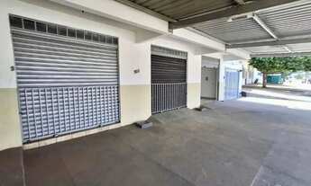 Imagem 2: Sala comercial 28m² com banheiro, ótima localização e portas seguras ideal para seu negóc